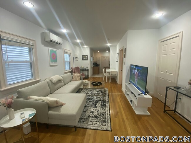 Building Photo - 164 L St