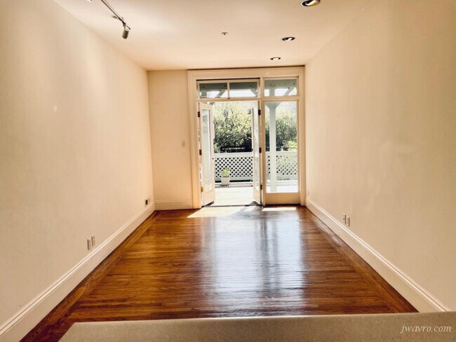 Foto del edificio - 3361 21st St