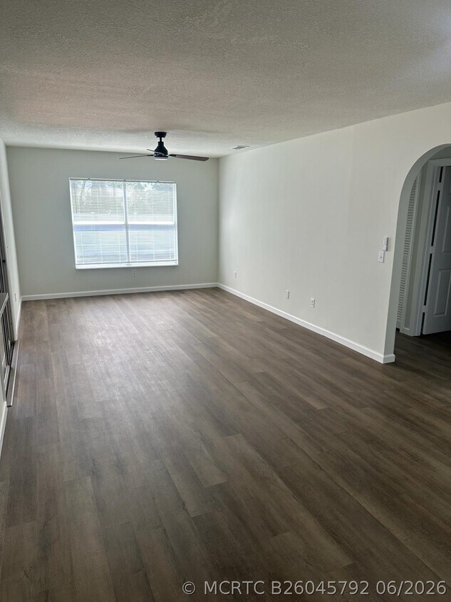 Foto del edificio - 2150 SW Biella Ave