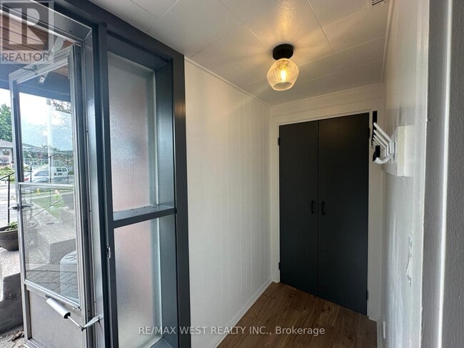 Building Photo - 769 Greenore Rd