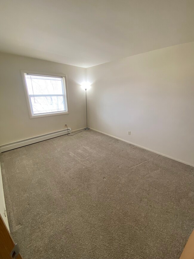 Bedroom - River Park Apartments