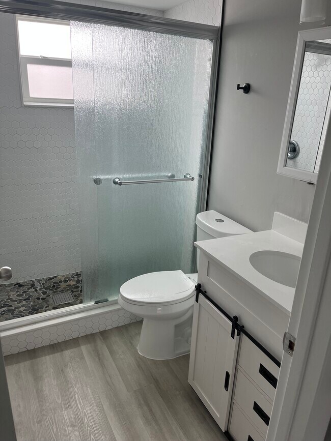 Foto del edificio - 13940 Anona Heights Dr