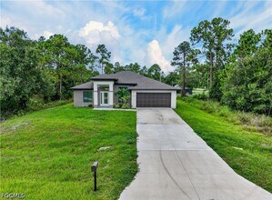 Building Photo - 738 Sunrise Blvd