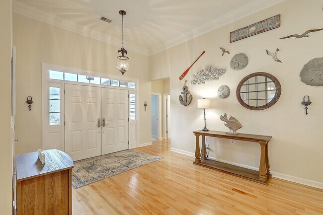 Foto del edificio - FULLY FURNISHED Mount Pleasant Home! 6 Mon...