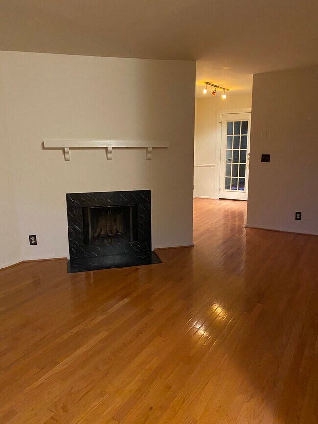 Sala de estar - 4641 28th Rd S