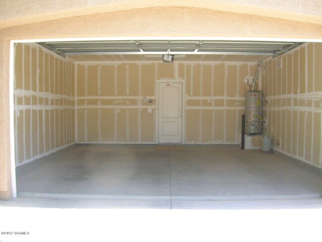 Foto del edificio - 9008 N Roebling Dr