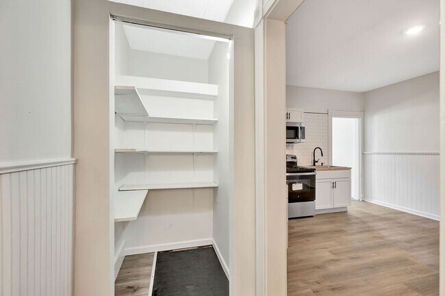 Foto del edificio - 1617 Westwood Ave