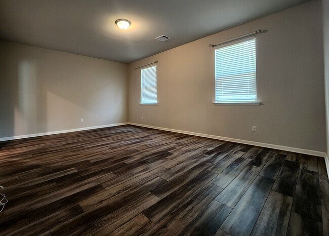 Foto del edificio - For Rent – 4 Bedroom, 2 Bathroom Home in W...