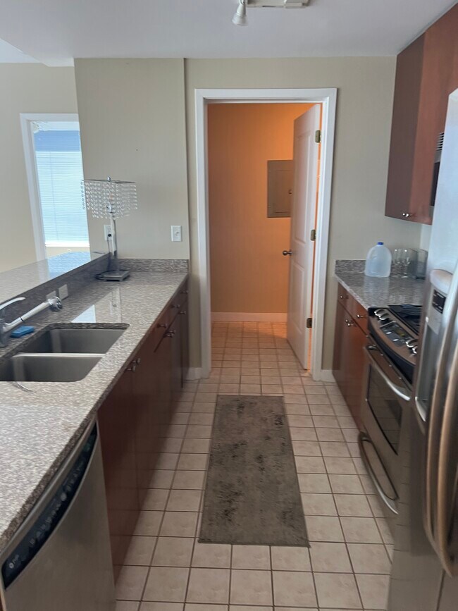 Foto del edificio - 3338 Peachtree Rd NE