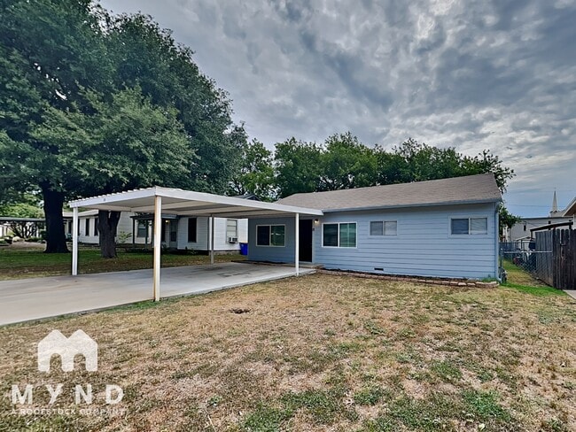 Building Photo - 110 N Redford Ln