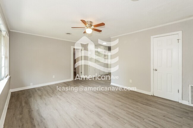 Foto del edificio - 7937 Park Ave