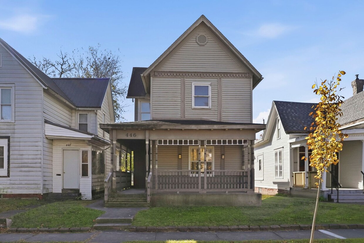 Primary Photo - Newly Updated 3-Bedroom Home with Modern U...