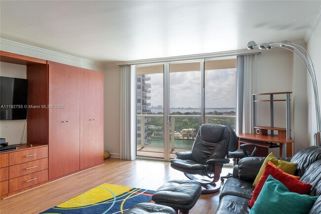 Foto del edificio - 5701 Collins Ave
