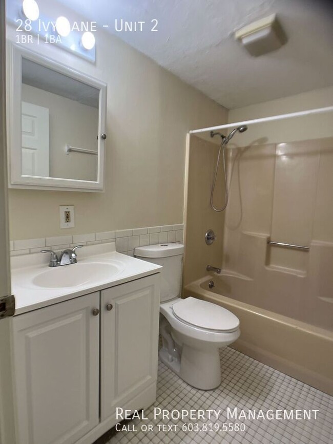 Building Photo - HEAT AND HOT WATER INCLUDED! This Barringt...