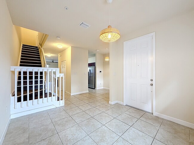 Building Photo - 142 SE 28th Ter