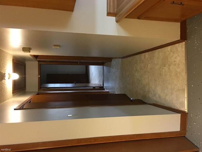 Building Photo - 2 br, 1 bath Duplex - Rosewood Duplex  Duplex