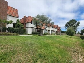 Building Photo - 27909 Ridgebluff Ct