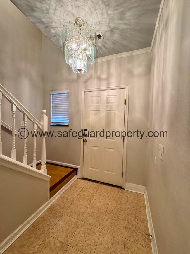 Foto del edificio - Modern Townhome in Gated Community