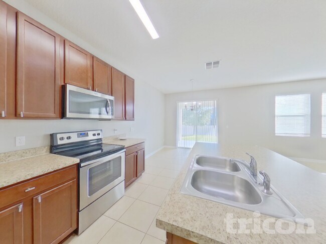 Foto del edificio - 3252 Zander Dr