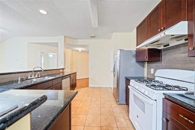 Foto del edificio - 19719 Twin Canyon Ct