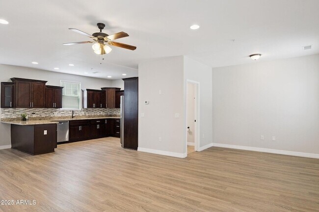 Foto del edificio - 2498 W Cripple Creek Dr
