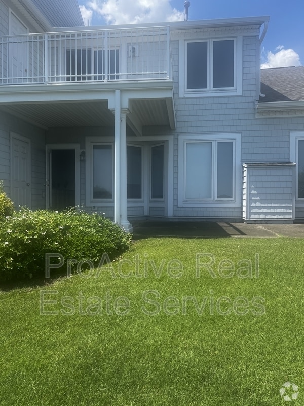 Building Photo - 9468 Bay Front Dr