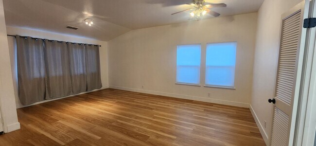 Foto del edificio - Wonderful 4 Bedroom Home