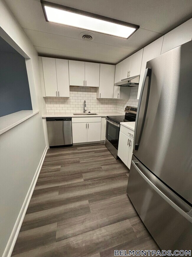 Building Photo - 51 Hill Rd