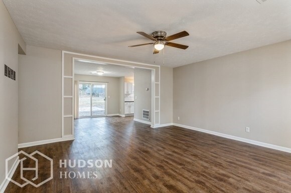 Foto del edificio - NOW AVAILABLE! - 2504 Wildflower Ln, Snell...