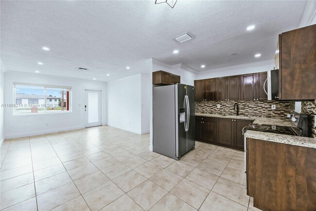 Foto del edificio - 3230 NW 171 Terrace