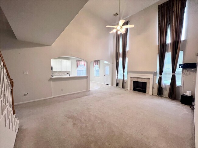 Foto del edificio - 5707 Windy Knoll Ln