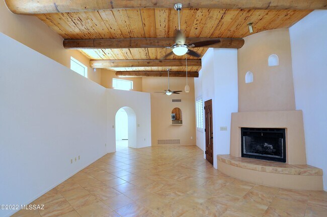 Foto del edificio - 1600 E Deer Shadow Ln