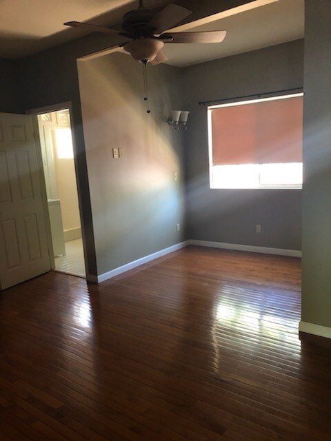 2 master bedrooms w/ full bathroom - 2603 University Ave