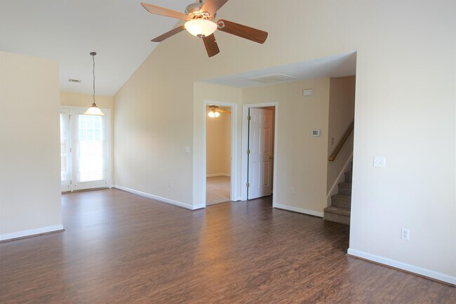 Building Photo - 100 Lauren Wood Cir