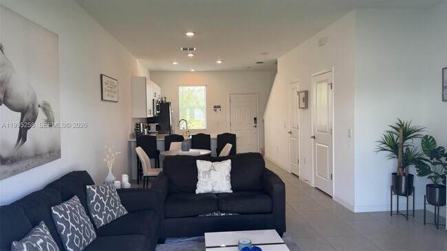 Foto del edificio - 3381 Composition St