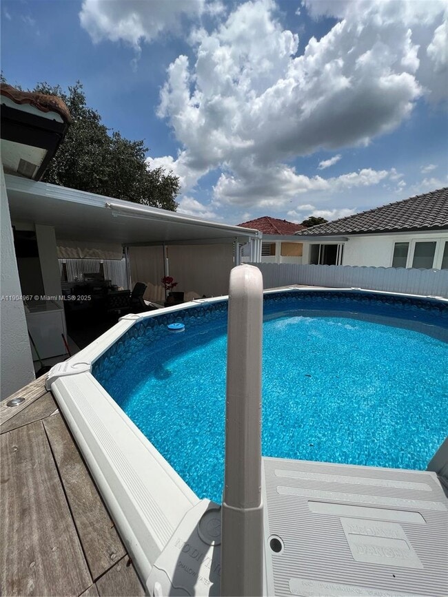 Foto del edificio - 8116 NW 199th Terrace