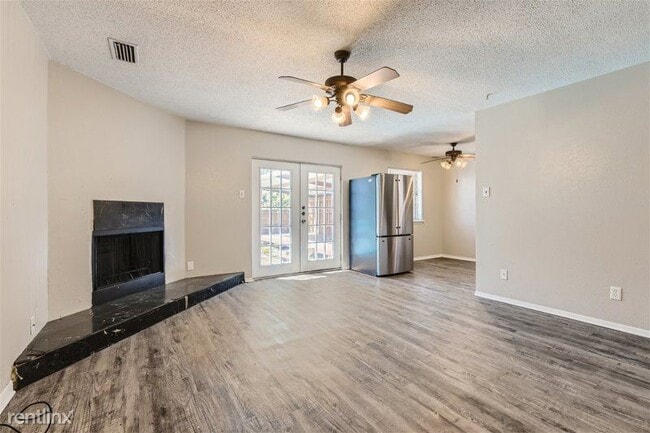 Building Photo - 3 br, 2 bath House - 810 East Heath Street...