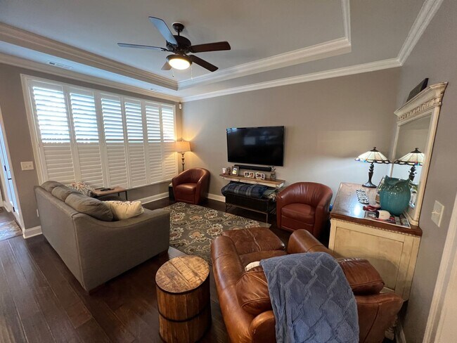 Foto del edificio - FURNISHED 3 Bed, 2.5 Bath Townhome in West...