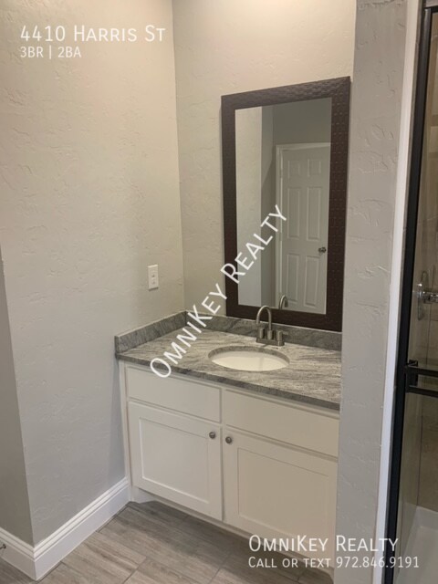 Foto del edificio - 4410 W Harris St