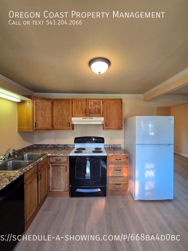 Building Photo - 1441 NW 20th St