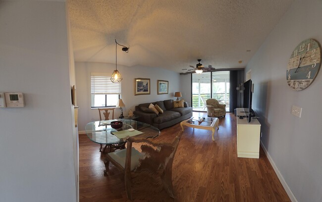 Foto del edificio - 3138 Via Poinciana