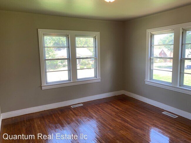 Building Photo - 3 br, 1 bath House - 2306 S. L STREET