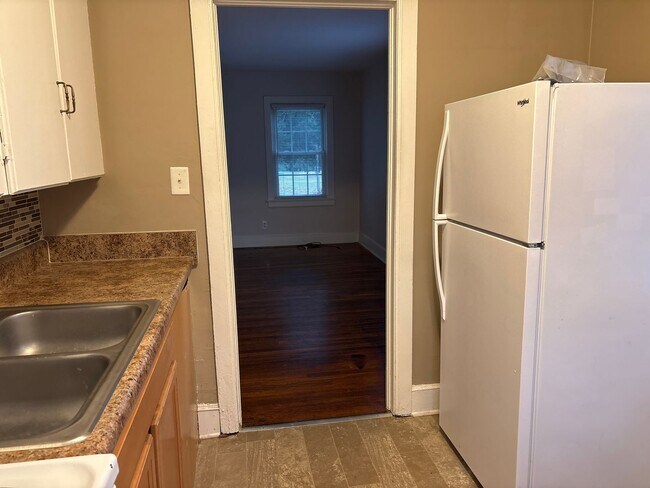 Foto del edificio - 2-bedroom located in Southern Greensboro
