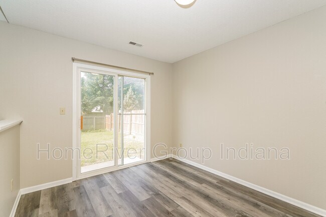 Building Photo - 7285 Ridgebrook Dr