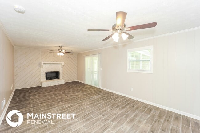 Building Photo - 9194 Greenwood Dr