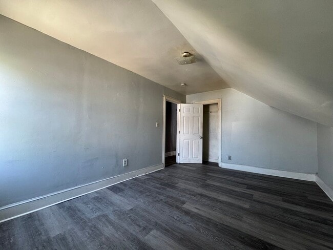 Building Photo - 508 Chalkstone Ave