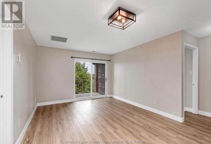Building Photo - 3160 Wildwood Dr