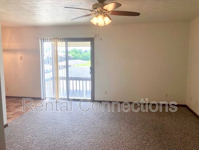 Foto del edificio - 500 E College St