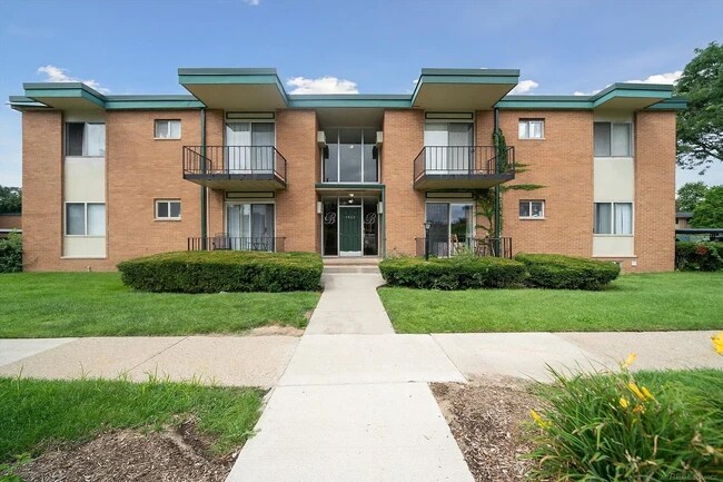 Building Photo - 1942 Axtell Dr