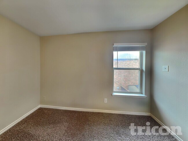 Building Photo - 517 Cassia Way